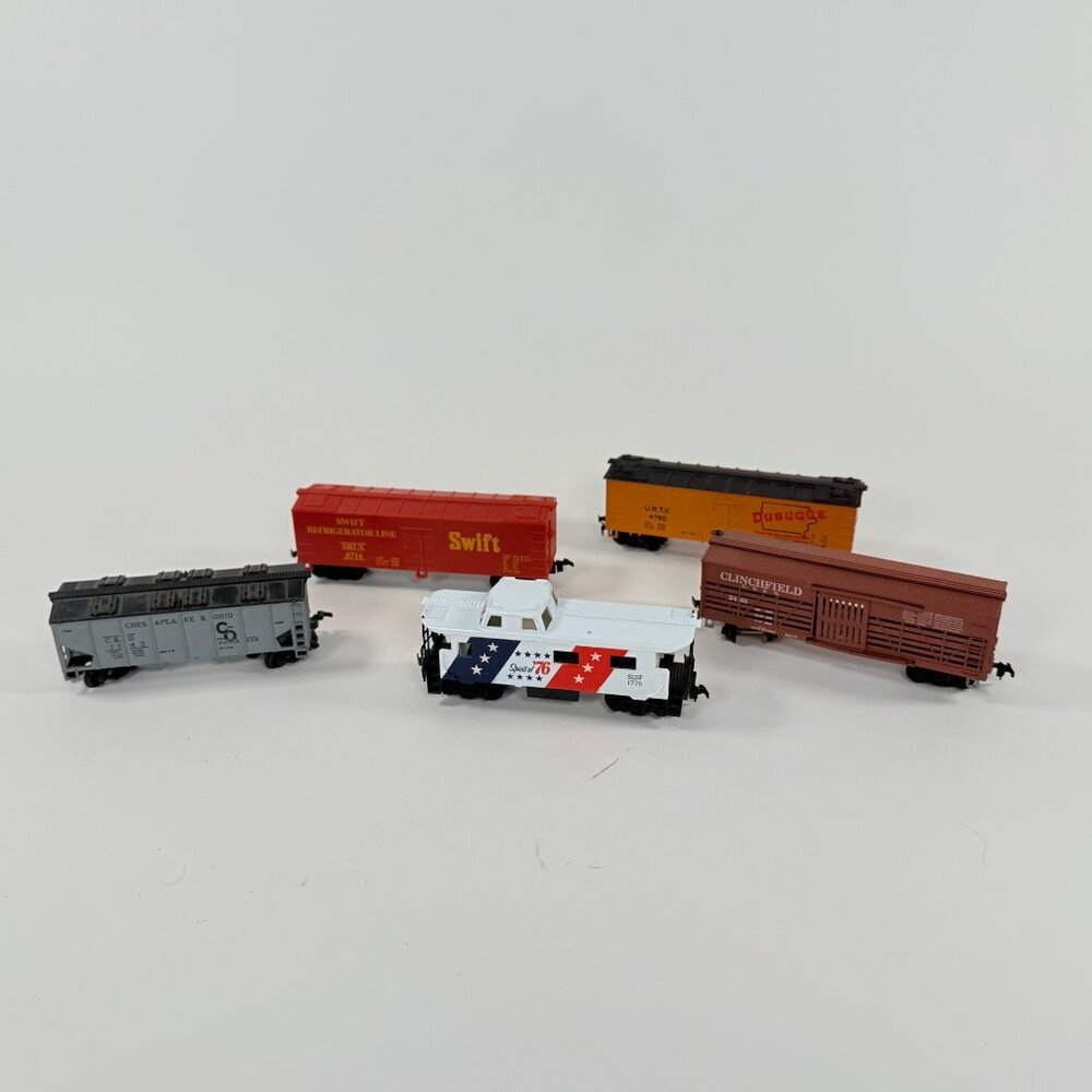 Vintage HO Scale 5 Train Cars C&O Hopper Spirit of 76 Caboose Swift Reefer